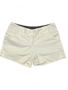 Express Design Studio White Cuffed Shorts Women’s Size 6 Mid Rise Stretch